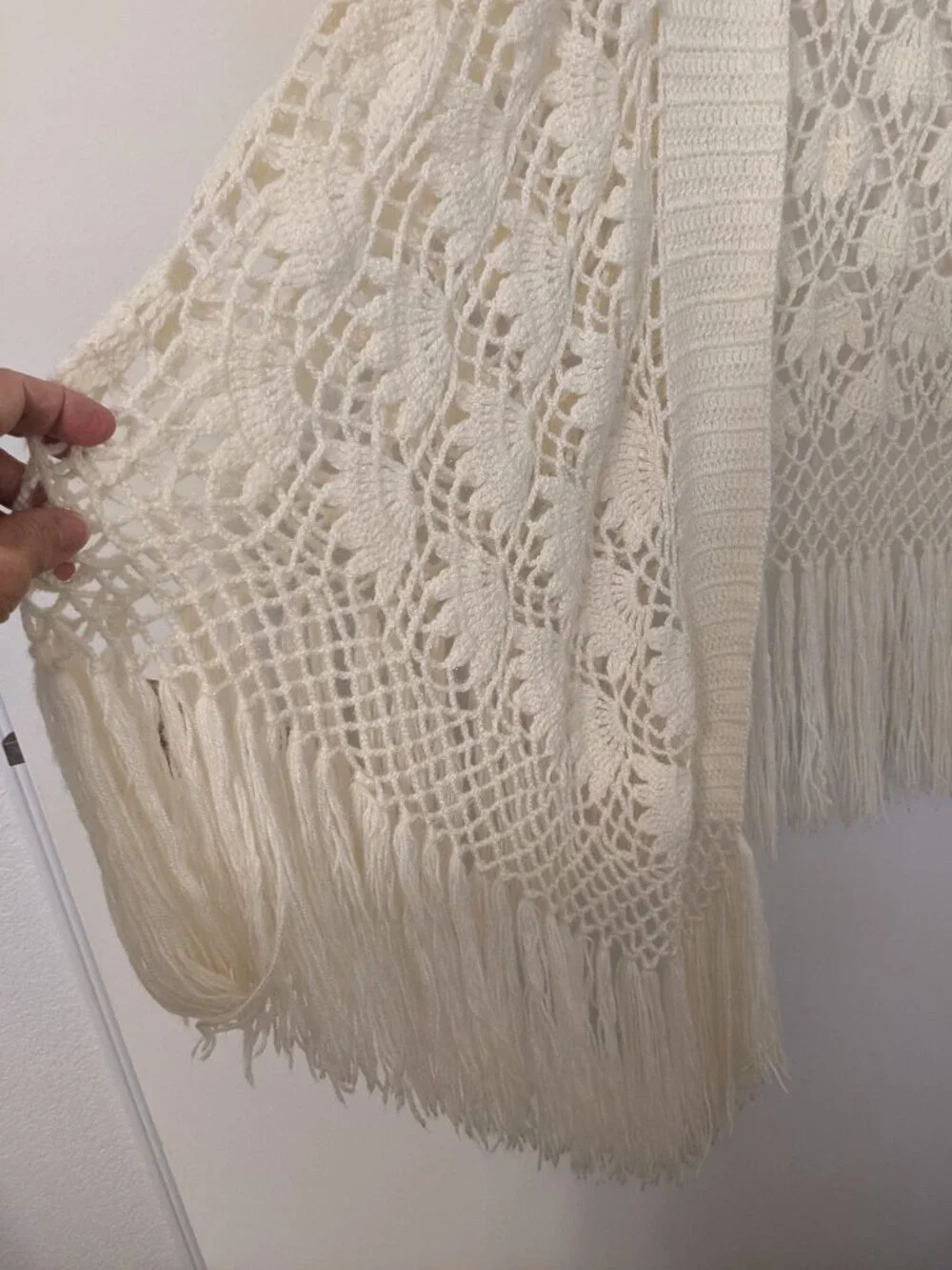 Hand Crochet Open Knit Shawl Wrap Lace Pattern Cream Fringe Boho Hippie - Picture 6 of 10